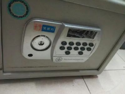 重庆开锁换锁电话/上门服务/门窗锁开锁