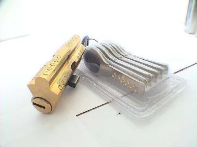 重庆地锁开锁上门服务/正规备案/全城服务