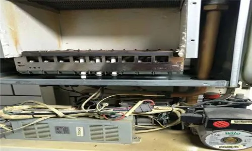 璧山区厦贝壁挂炉维修服务电话--皇源服务部