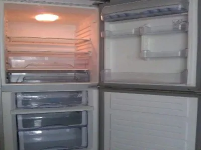 金山区志高冰箱维修电话--荣彩服务点