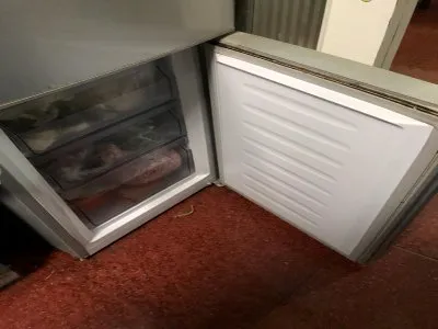 九龙坡区小天鹅冰箱维修服务电话--百名服务网点