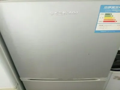 巴南区小天鹅冰箱维修服务电话--绿欣苑服务网点