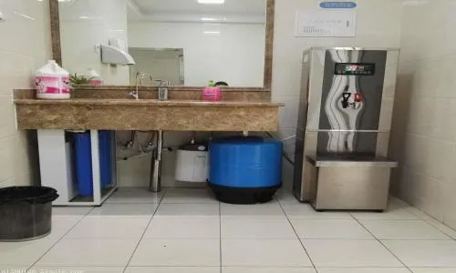 嘉定区立升净水器维修服务电话--霸耀维修服务中心