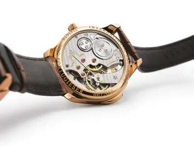 玉宝手表维修中心--荣彩维修站