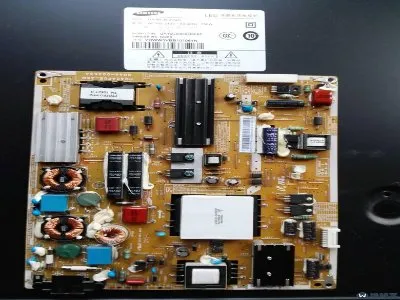 电视机屏幕有一块一会暗一会亮