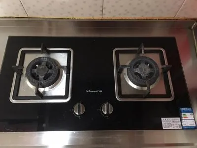 燃气灶关火后漏气怎么办