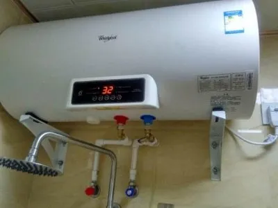 打开热水器上水管接头水会溢出来吗