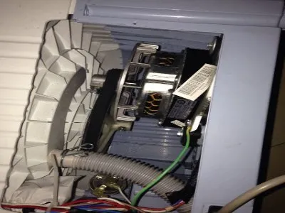 全自动洗衣机按开关出ER怎么回事