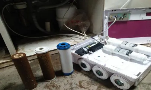 安吉尔A4净水器3个红灯不进水