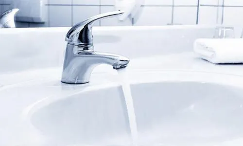 安吉尔净水器三个灯都变成橙色