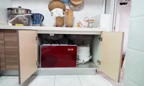 世韩净水器罐子里有水只能出一壶多了放不出来怎么回事