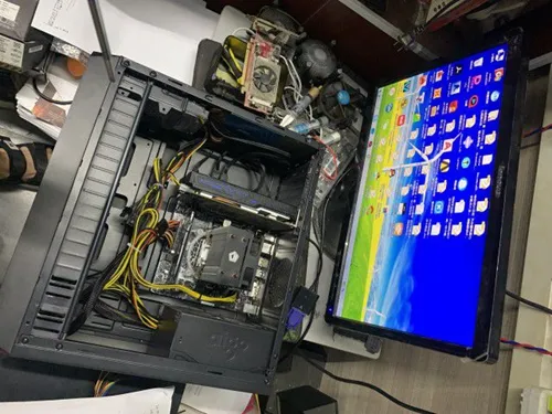 电脑显示屏一只角度变暗