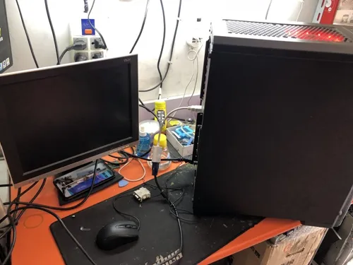 电脑不能分屏显示重新安装驱动怎么回事