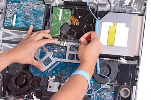 台式电脑显示屏蓝光很暗怎么办