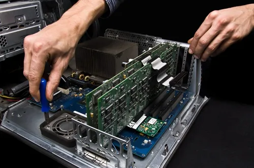 电脑屏幕一直红色绿色蓝色