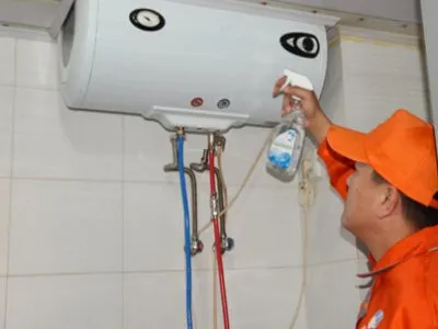 室外燃气热水器水管冻住了怎么办(图1)