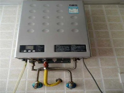 燃气热水器冬天冻裂水管(图1)
