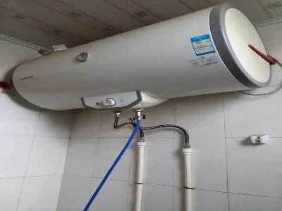 美的电热水器显示屏闪烁(图1)