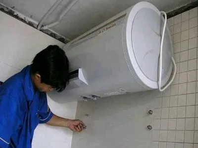 美的热水器一开水就报警(图1)