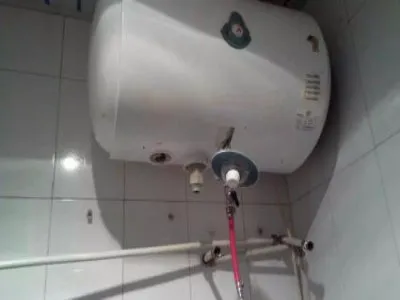 快热式电热水器漏电怎么解决的(图1)