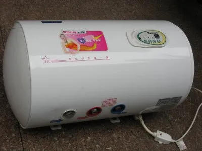 燃气热水器排管烟道撞坏了(图1)