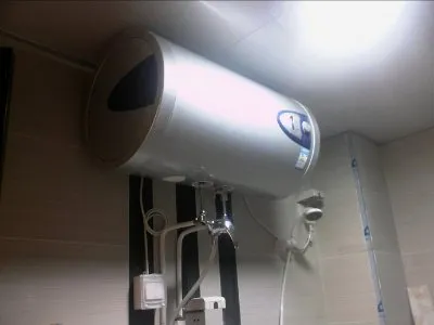 热水器发出滋滋的声音是咋回事(图1)