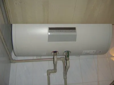 冬天洗澡间的热水器冻着了怎么办(图1)