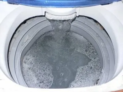 洗衣机里面掉进卫生纸怎么办(图1)