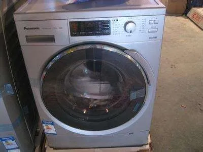 没有洗衣机如何让衣服快甩干(图1)