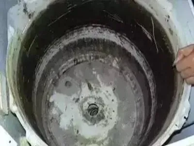 波轮洗衣机底角轮坏了怎样换(图1)