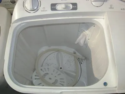 美的全自动洗衣机为何中途停止工作(图1)