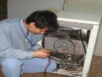 海尔洗衣机一直滴滴滴不运行(图1)