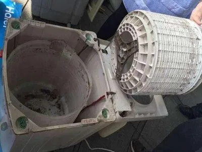 洗衣机进水管可以左右换位置吗(图1)