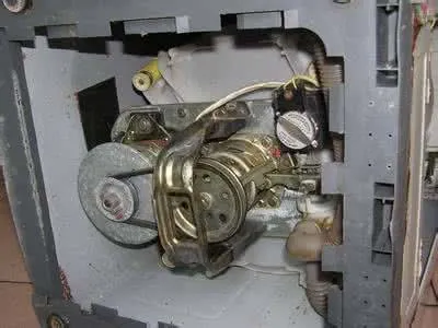 双桶洗衣机脱水脱不干怎么回事(图1)