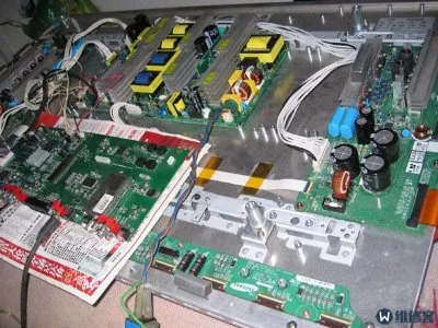 索尼KD75x9400e电视有竖线故障(图1)