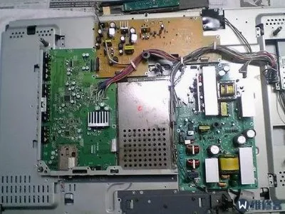 电视机左半面发暗是怎么回事(图1)