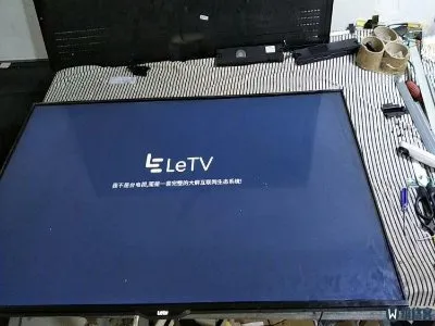 激光投影电视屏为啥很黑暗(图1)