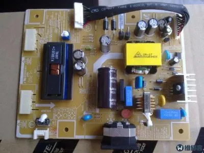 32寸小米液晶电视怎拆机(图1)