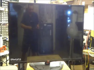 海信电视一插电源就开机(图1)