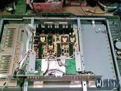 电视开机后一直蓝屏是什么原因(图1)