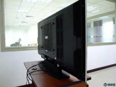 电视屏幕有胶带印如何清洁(图1)