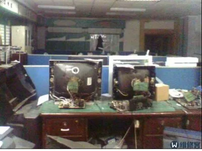 液晶电视出现马赛克怎么回事(图1)