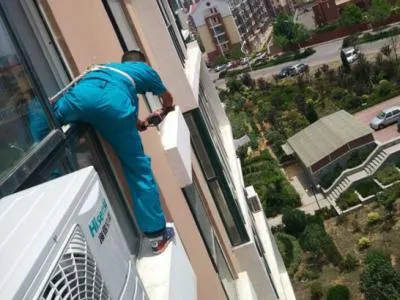 空调有个黄灯一直亮着没事吧(图1)