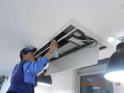 中央空调进风口偏移25公分(图1)