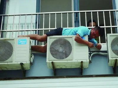 怎样用热水器连地暖管道