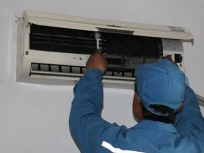 为什么插空调电零线带电