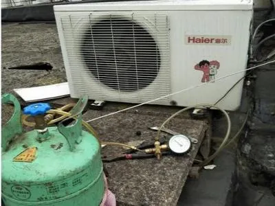 平板电视內流出液体是什么原因