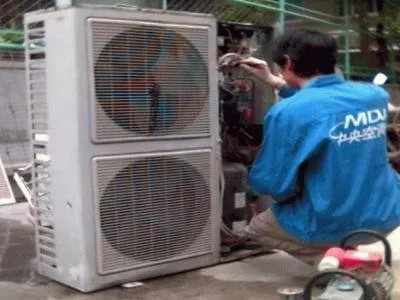 空调外机转内机不转怎么回事