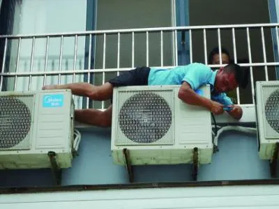 天燃气热水器用完要关电吗