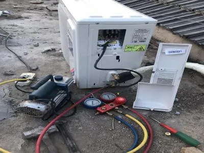 电视开机就出现蟋蟀住宅怎么回事